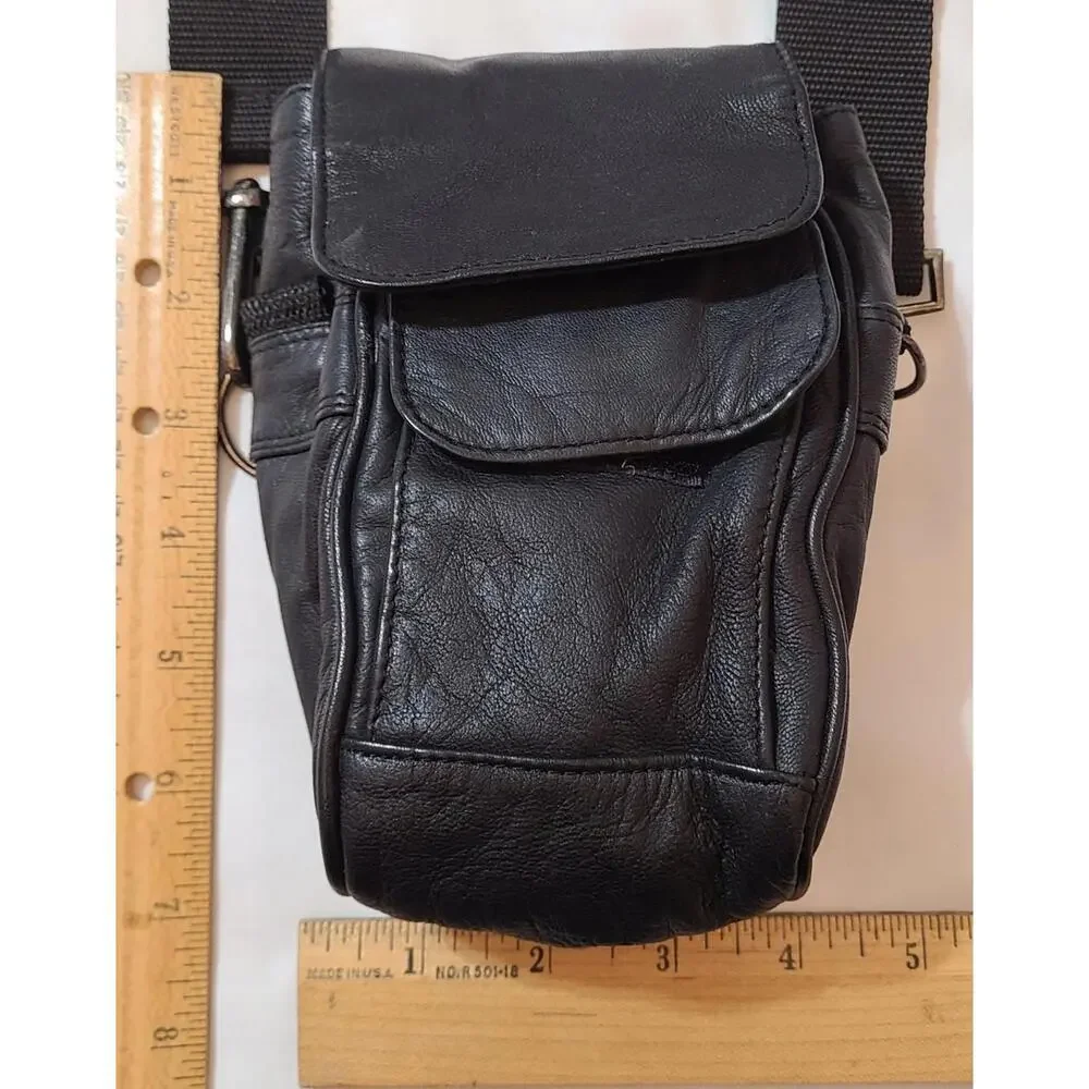Vintage Black Padded Faux Leather Camera Bag with Adjustable Shoulder Strap EUC